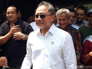 Mendag & Zulhas Tinjau Pasar di Sidoarjo, Temukan Harga Cabai Rp 90.000/Kg Mendag & Zulhas Tinjau Pasar di Sidoarjo, Temukan Harga Cabai Rp 90.000/Kg