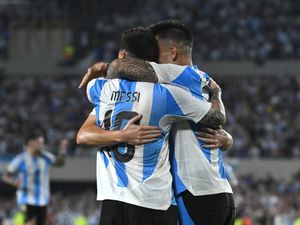 Lautaro Martinez Samai Maradona, Messi Bikin Rekor Assist