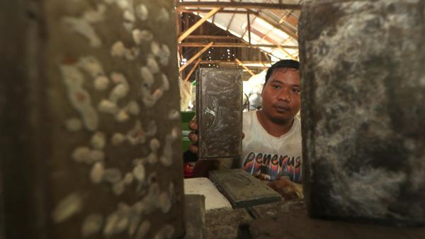 Pusat Bank Sampah di Banda Aceh Ubah Plastik Jadi Paving Block