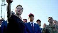 Ditemani Elon Musk, Trump Nonton Langsung Peluncuran Roket Starship