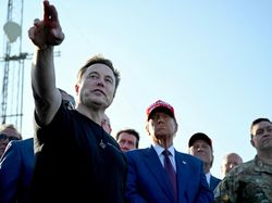 Video: Donald Trump Mau Kirim Astronaut ke Mars, Elon Musk Acungkan Jempol