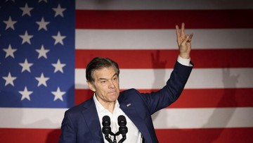 Donald Trump tunjuk Dr. Oz untuk memimpin asuransi kesehatan publik AS, apa dampaknya? Donald Trump tunjuk Dr. Oz untuk memimpin asuransi kesehatan publik AS, apa dampaknya?