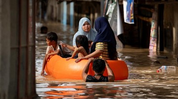 Topan Man-Yi Mengamuk, Filipina Terendam Banjir