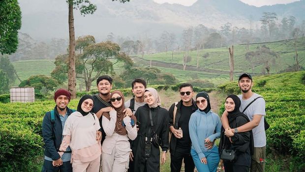 Irish Bella dan Haldy Sabri bersama rekannya Irish Bella dan Haldy Sabri bersama rekannya