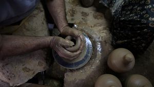 Keluarga Ini Lestarikan Tembikar Tradisional, Masuk Warisan Budaya UNESCO