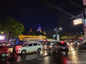 Jalan Urip Sumoharjo hingga Perintis Makassar Macet Parah Malam Ini