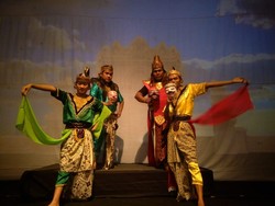Mengenal Kesenian Wayang Wong Khas Cirebon