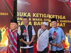 Pose Tiga Paslon Pilgub NTB Saat Tiba di Arena Debat Pemungkas