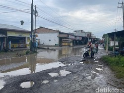 Jalan Besar Namorambe Rusak Parah, Warga: Resah-Beberapa Pengendara Terjatuh