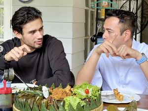 Nathan Tjoe-A-On Disuguhi Nasi Liwet di Rumah Raffi Ahmad Nathan Tjoe-A-On Disuguhi Nasi Liwet di Rumah Raffi Ahmad