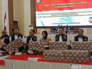 Penampakan Uang Rp 9,4 Miliar dari Korupsi Bendungan Margatiga Lampung Timur Penampakan Uang Rp 9,4 Miliar dari Korupsi Bendungan Margatiga Lampung Timur