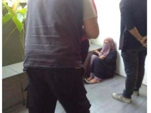 Fakta ODGJ Perempuan Bercadar Bawa Pisau Terobos Gereja di Surabaya Fakta ODGJ Perempuan Bercadar Bawa Pisau Terobos Gereja di Surabaya