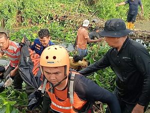 Bocah 6 Tahun yang Hilang Terbawa Arus Drainase Perumahan Ditemukan Tewas Bocah 6 Tahun yang Hilang Terbawa Arus Drainase Perumahan Ditemukan Tewas
