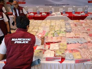 Polda Kalsel Musnahkan Ribuan Barang Bukti Narkotika Polda Kalsel Musnahkan Ribuan Barang Bukti Narkotika