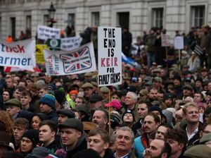 Ribuan Petani Inggris Geruduk Jalanan London Tolak Kebijakan Pajak Ribuan Petani Inggris Geruduk Jalanan London Tolak Kebijakan Pajak