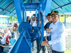 Pemkab Lamongan Buka Pintu Sluis Kuro Bengawan Solo untuk Pertanian