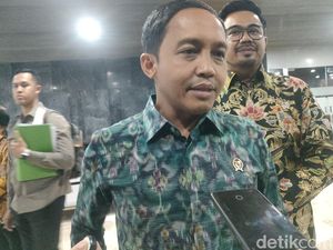 Deddy Sitorus Minta Kaesang Lebih Dewasa, Raja Juli PSI Beri Salam Hormat Deddy Sitorus Minta Kaesang Lebih Dewasa, Raja Juli PSI Beri Salam Hormat