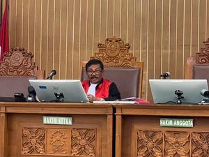 Video Hakim Tolak Praperadilan Tom Lembong, Status Tersangka Tetap Sah Video Hakim Tolak Praperadilan Tom Lembong, Status Tersangka Tetap Sah