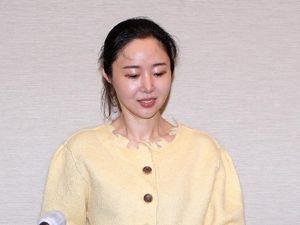 Video: Min Hee Jin Umumkan Mundur dari ADOR Video: Min Hee Jin Umumkan Mundur dari ADOR