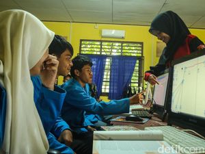 SMK di Pelosok RI Ini Sudah Punya Fasilitas Internet SMK di Pelosok RI Ini Sudah Punya Fasilitas Internet