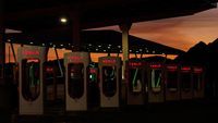 Melihat Supercharger Tesla di California