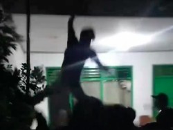 Maling Naik Atap di Jaktim Ternyata Curi Motor Teman, Padahal Sudah Dibantu