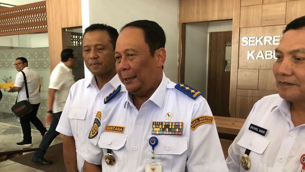Wamenhub Suntana berjumpa  Pemkab Bogor untuk membicarakan penyelesaian kemacetan Puncak. Sejumlah persepsi gres tercetus dari pengerjaan tol hingga jalur kereta. (Rizky AM/detikcom)