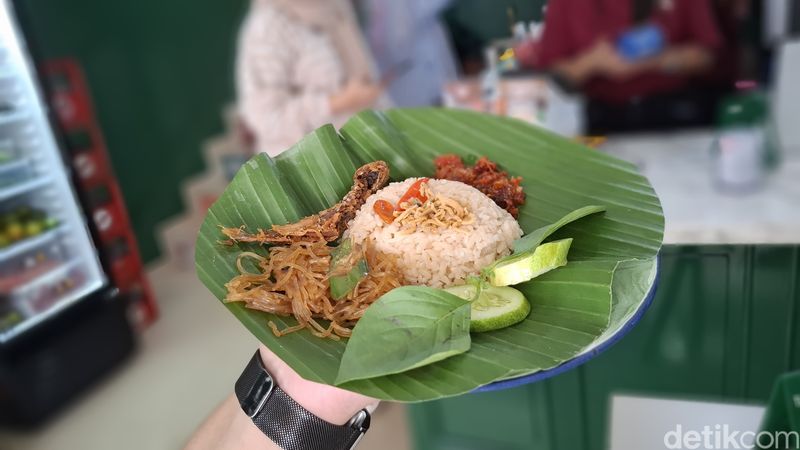Warungna Tehtata: Nasi Liwet Ngeunah hingga Siomay Ikan bikinan Tata Janeta