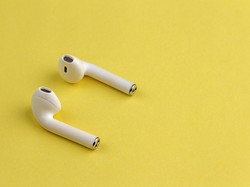 Template Earpods Berdarah Muncul Terus? Ini Dampaknya Buat yang Fobia Darah