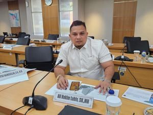 Gerindra Minta Pemprov DKI Batalkan Penarikan Retribusi Sampah: Ngawur Gerindra Minta Pemprov DKI Batalkan Penarikan Retribusi Sampah: Ngawur