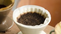 Ampas Kopi Ternyata Bisa Hilangkan Bau di Kulkas, Begini Caranya