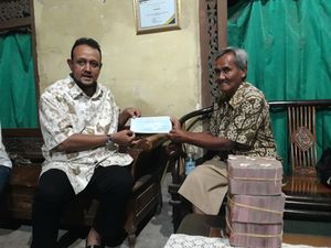 Bantuan Rp 300 Juta dari Zulhas Diserahkan ke Peternak Sapi di Boyolali