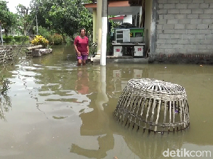 Korban Banjir di Lumajang Mulai Terserang Penyakit Korban Banjir di Lumajang Mulai Terserang Penyakit