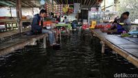 Banjir Rob Rendam Pantai Marunda Jakarta