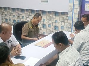 Bawaslu Probolinggo Serahkan 29 Berkas Dugaan Money Politic ke Polisi Bawaslu Probolinggo Serahkan 29 Berkas Dugaan Money Politic ke Polisi