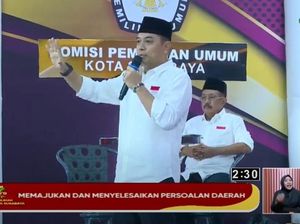 Penjelasan Eri Cahyadi Saat Ditanya Warga Soal Surat Ijo di Debat Pilwali Penjelasan Eri Cahyadi Saat Ditanya Warga Soal Surat Ijo di Debat Pilwali