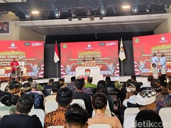 Kakarsana Janji Perhatikan Pelaku Seni, Agus Mahayastra Siapkan Panggung