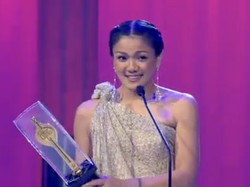 Video: Nirina Menangis Raih Penghargaan Pemeran Utama Wanita Terbaik FFI