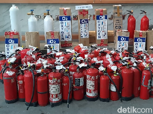 Video Pramono Teken Pergub Soal APAR, DPRD: Stoknya Nggak Cukup Video Pramono Teken Pergub Soal APAR, DPRD: Stoknya Nggak Cukup