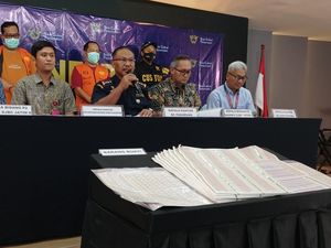 Bea Cukai Pasuruan Amankan Penjual 62.517 Keping Cukai Palsu Bea Cukai Pasuruan Amankan Penjual 62.517 Keping Cukai Palsu
