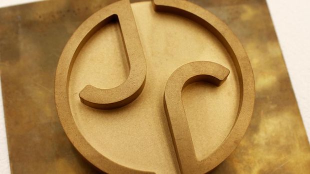 Logo baru Jaguar.