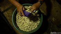 Kerupuk Atom Si Bolang Oleh-oleh Anambas Dipasarkan Lewat Internet