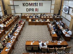 Komisi III DPR Audiensi Kasus Jaksa Jovi di Tapsel yang Terjerat ITE Komisi III DPR Audiensi Kasus Jaksa Jovi di Tapsel yang Terjerat ITE