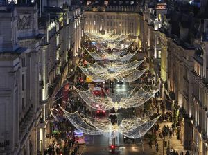 Lampu-lampu Natal Hiasi Jalanan London