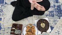 Cantiknya Gaya Nissa Sabyan saat Ngopi dan Makan Es Krim