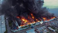 Pabrik Sepeda di Semarang Kebakaran