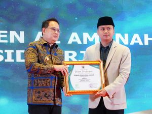 Pemkab Sidoarjo Raih Penghargaan Bebas dari BAB dari Pemprov Jatim Pemkab Sidoarjo Raih Penghargaan Bebas dari BAB dari Pemprov Jatim
