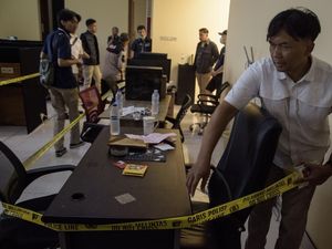 Markas Judi Online Berkedok Toko Kain di Bandung Sudah Beroperasi 2 Tahun Markas Judi Online Berkedok Toko Kain di Bandung Sudah Beroperasi 2 Tahun