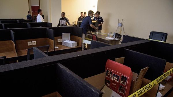 Polisi Gerebek Markas Judi Online di Bandung