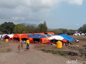 Pengungsi Erupsi Lewotobi Bingung Bayar Cicilan Bank Rp 15 Juta per Bulan Pengungsi Erupsi Lewotobi Bingung Bayar Cicilan Bank Rp 15 Juta per Bulan